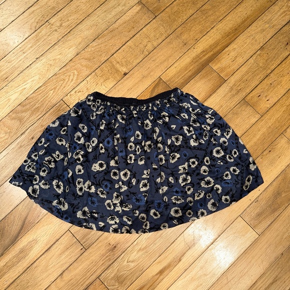 Girl’s Burberry floral skirt - Picture 1 of 4